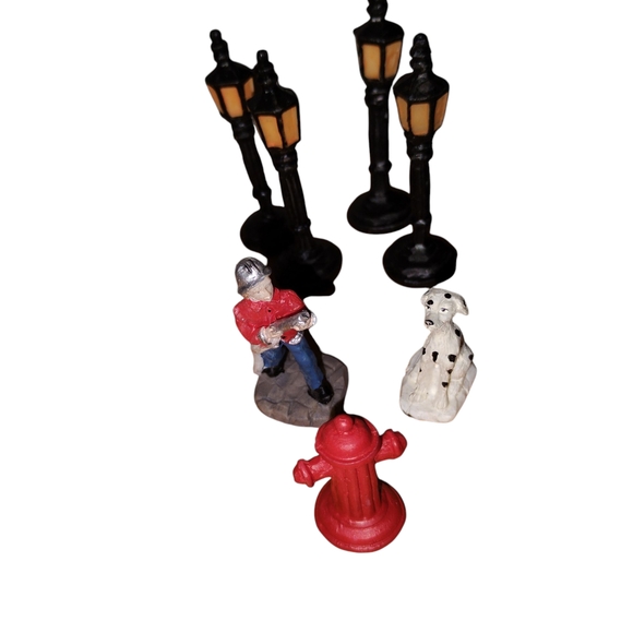 Miniature Firefighter and Dalmatian Figurine Set - Picture 1 of 1